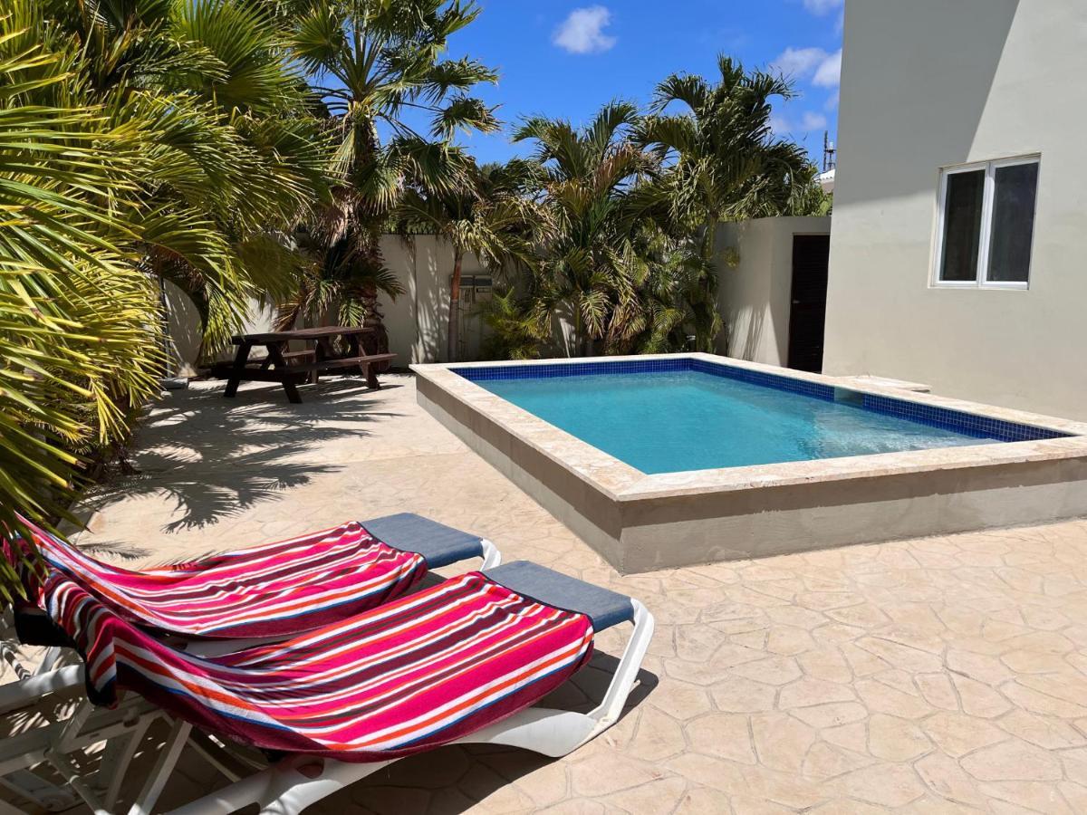 Andira Apartments Willemstad Esterno foto