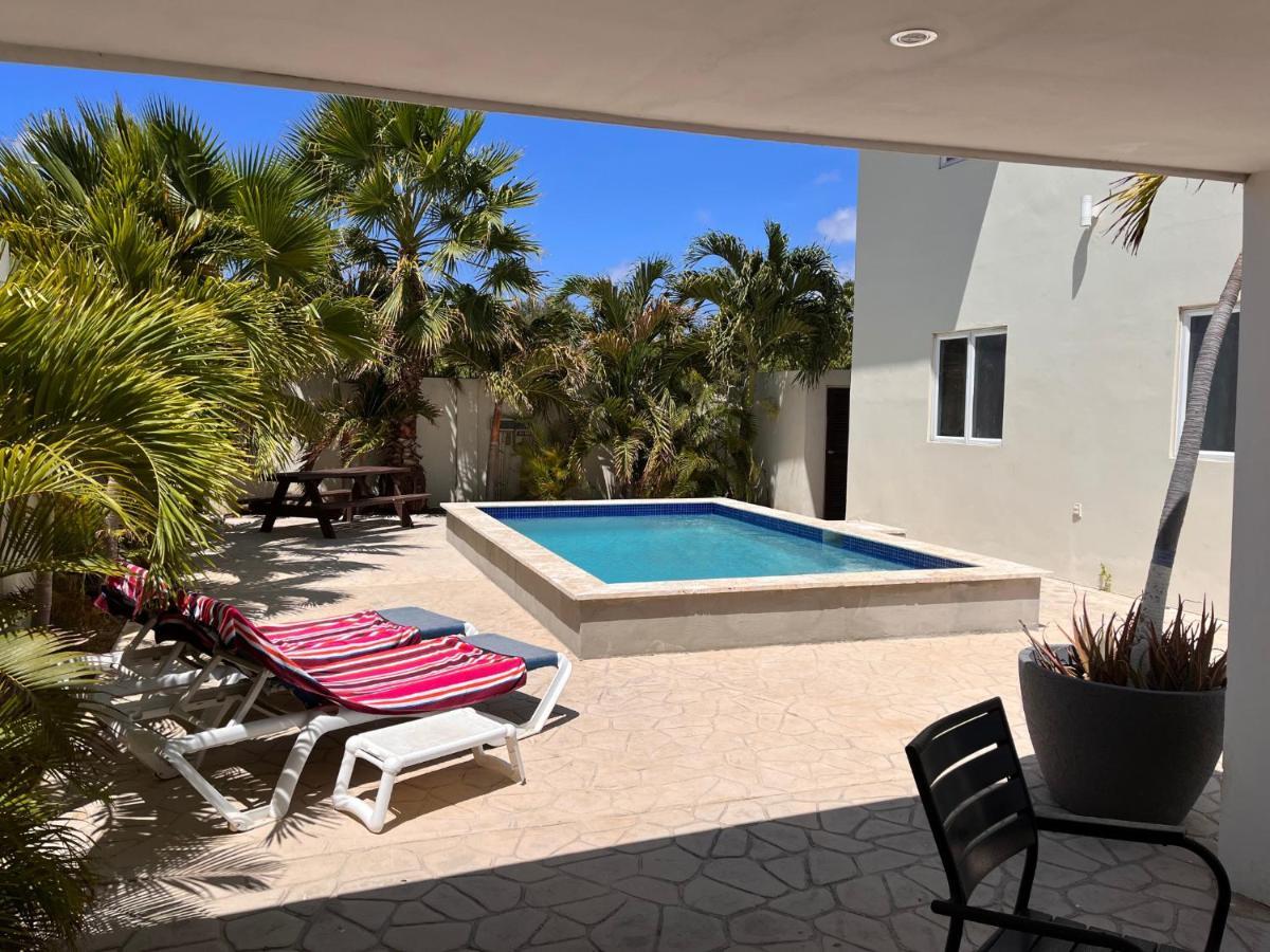 Andira Apartments Willemstad Esterno foto