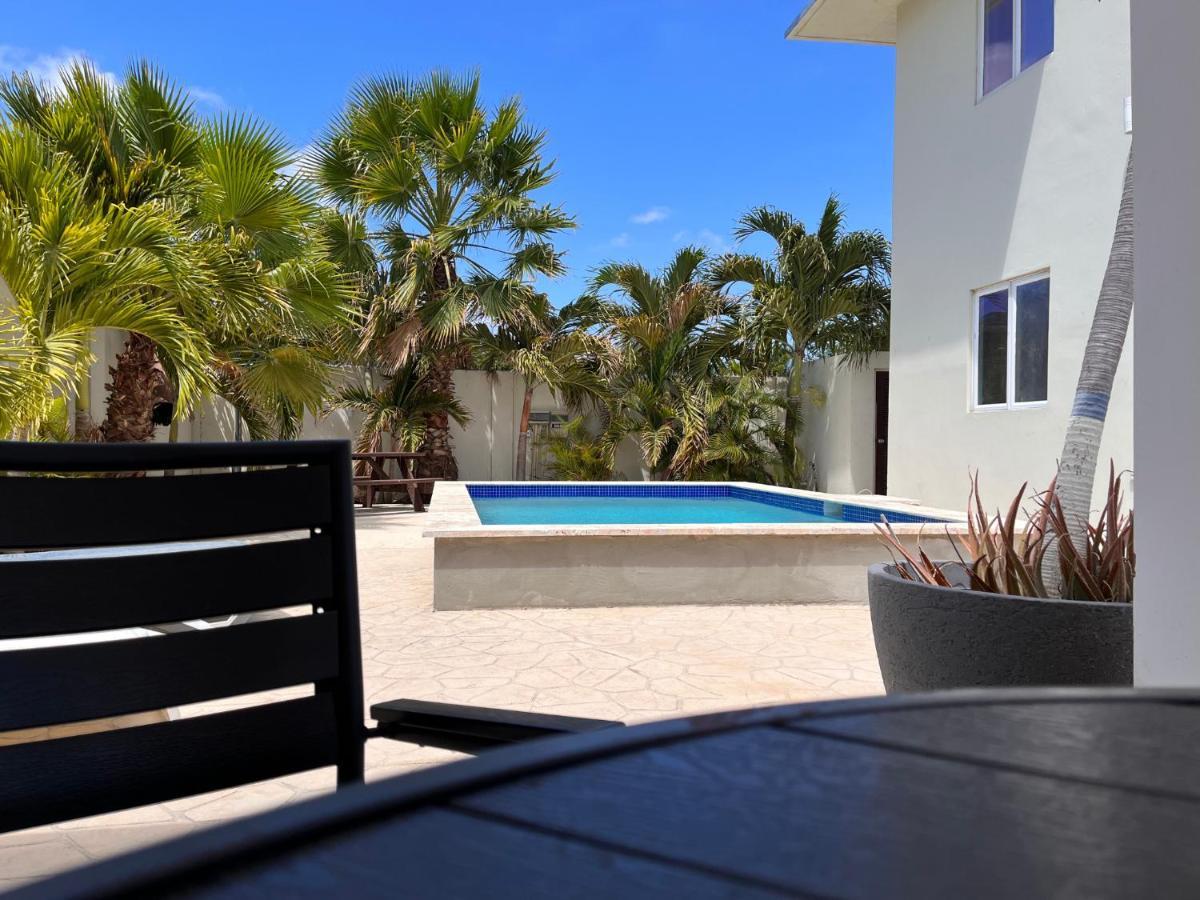 Andira Apartments Willemstad Esterno foto
