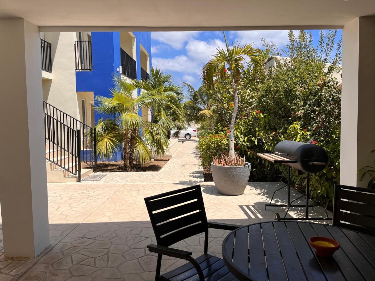 Andira Apartments Willemstad Esterno foto